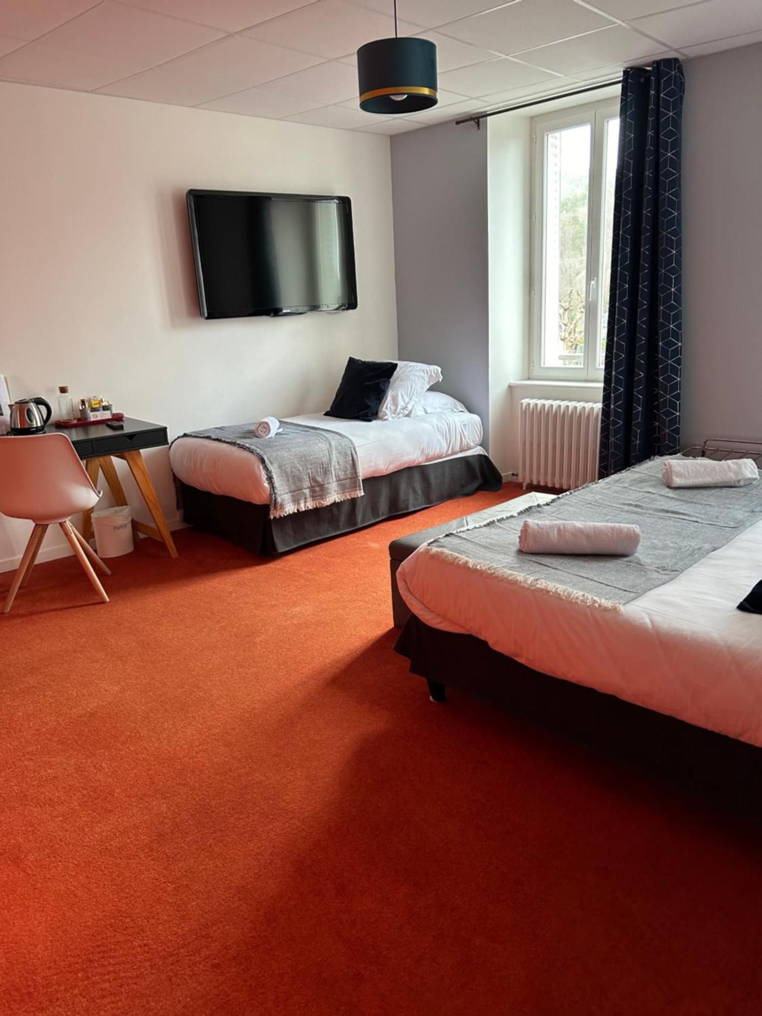 Logis Hotel De Paris Мюроль Екстер'єр фото