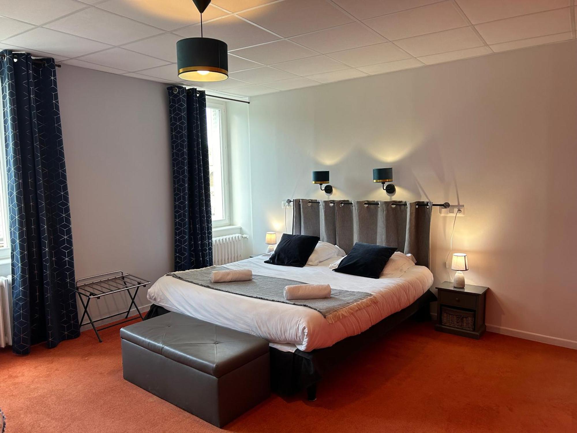 Logis Hotel De Paris Мюроль Екстер'єр фото